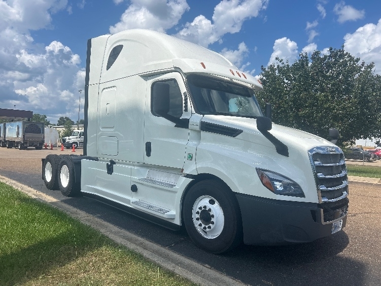 2020 FREIGHTLINER CASCADIA 126 in Richland, MS