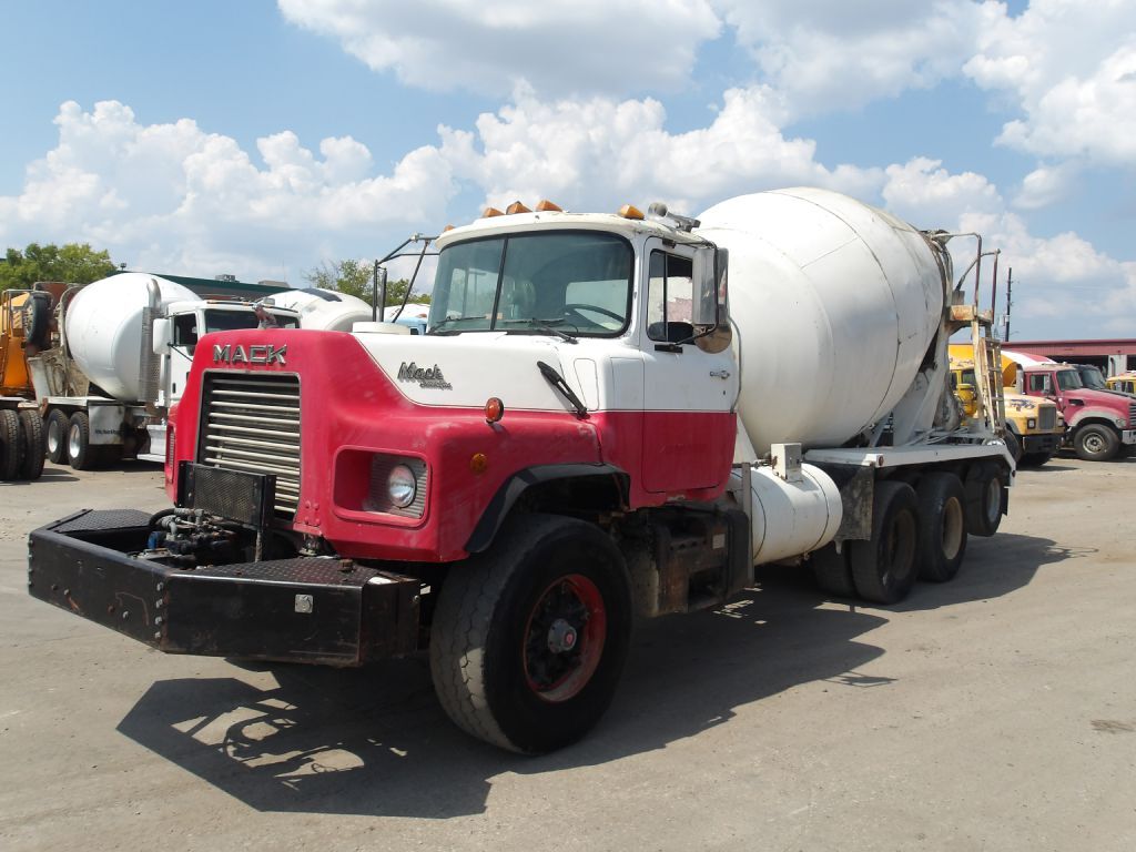 1988 MACK 600 in Houston, TX