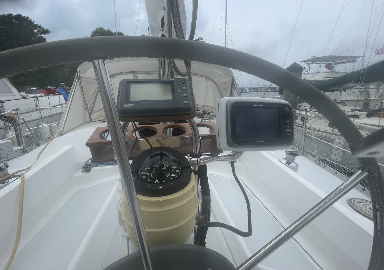 A photo of this 1989 Hunter LEGEND 37