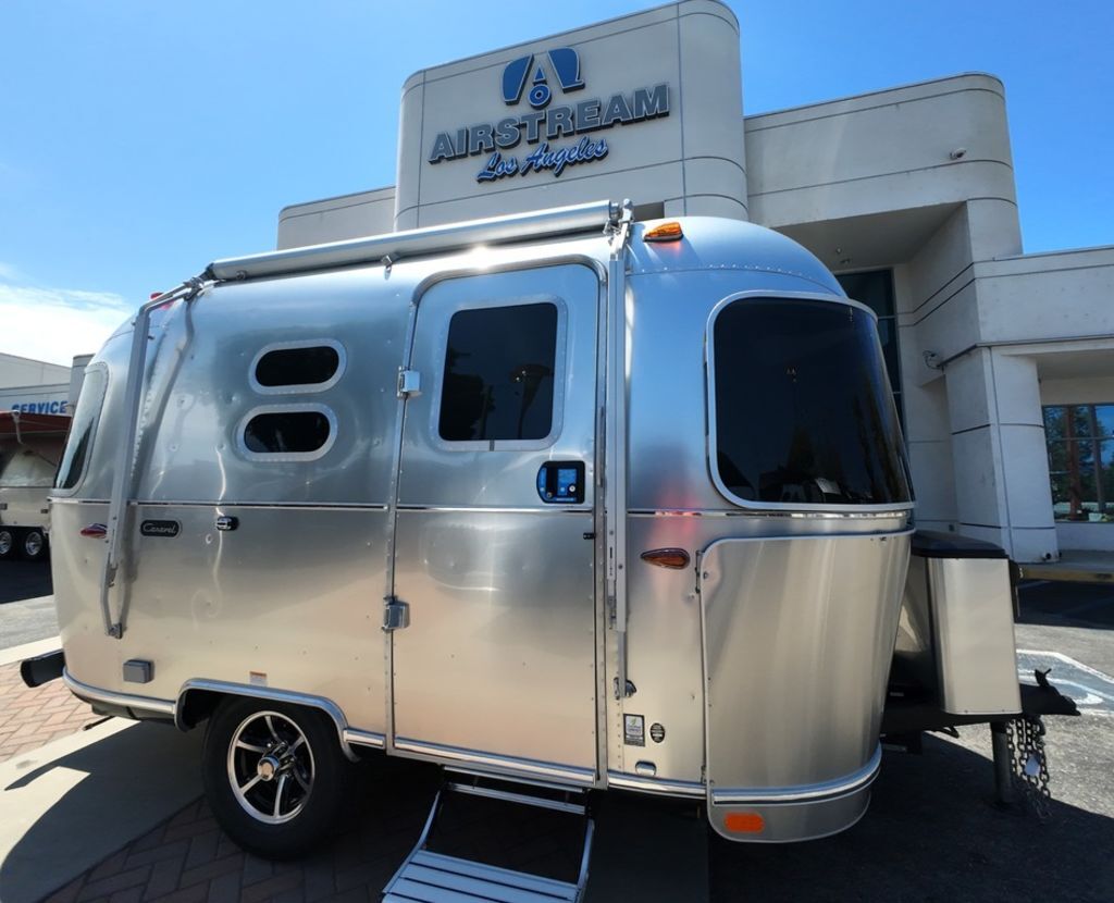 2026 Airstream Caravel ® 16RB in san gabriel CA