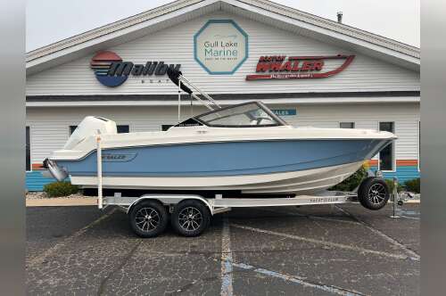 2026 Boston Whaler 210 VANTAGE 320 in richland MI