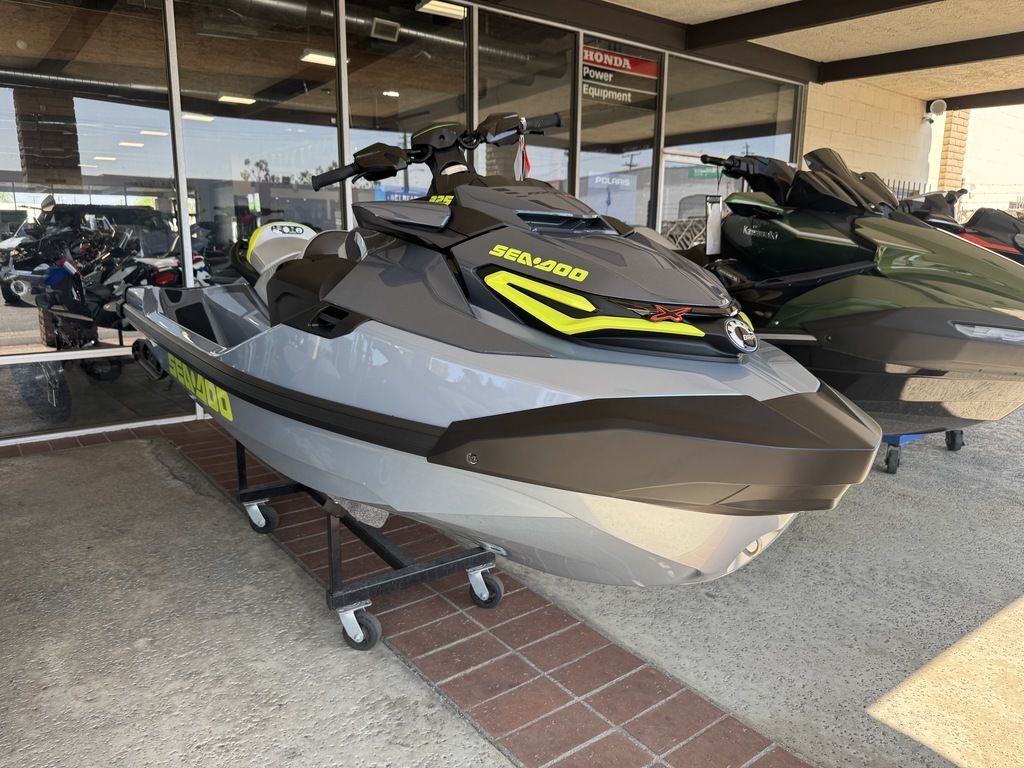 2025 Sea-Doo RXT-X 325 Ice Metal / Manta Green X 325 in La Habra, CA