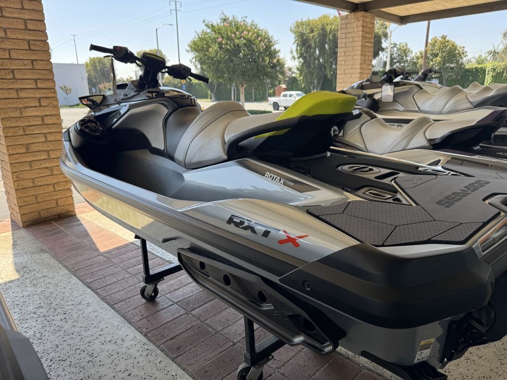 2025 Sea-Doo RXT-X 325 Ice Metal / Manta Green in la habra CA