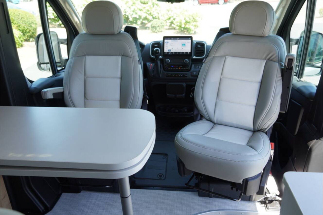 A photo of this 2026 Airstream Rangeline Pop Top