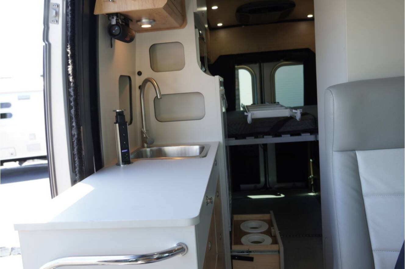 A photo of this 2026 Airstream Rangeline Pop Top