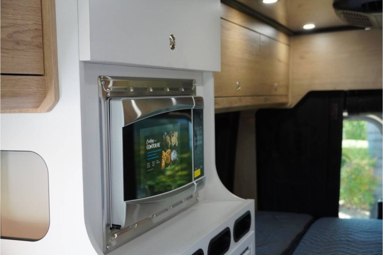A photo of this 2026 Airstream Rangeline Pop Top