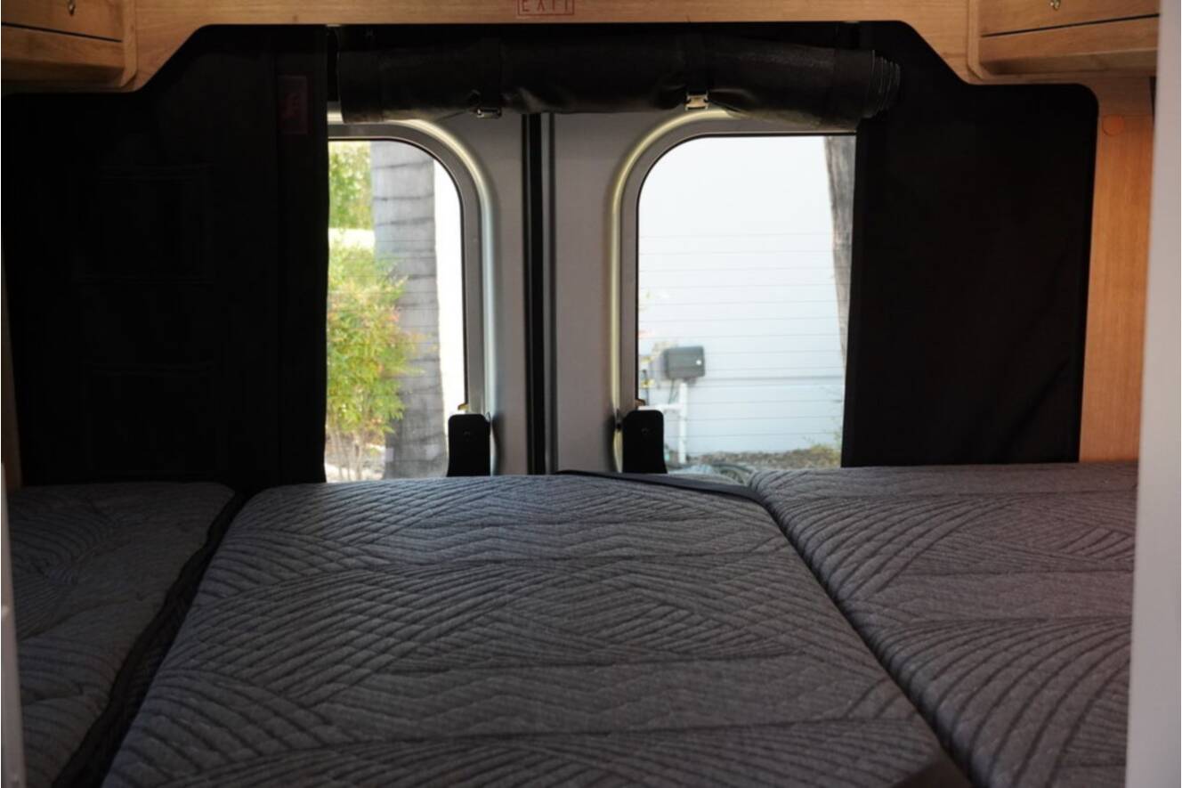 A photo of this 2026 Airstream Rangeline Pop Top