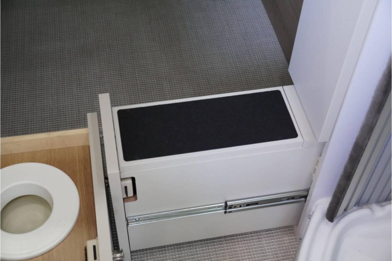 A photo of this 2026 Airstream Rangeline Pop Top