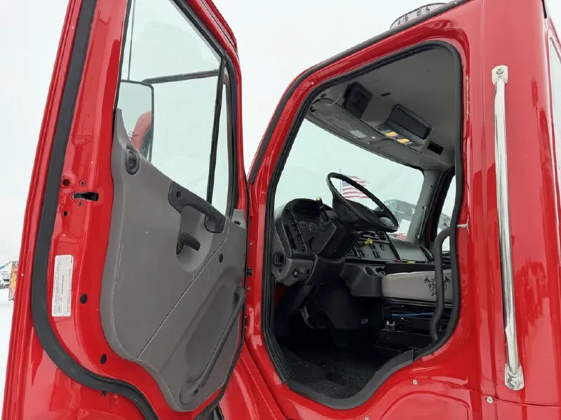 2021 FREIGHTLINER SOUTHEAST TANKER