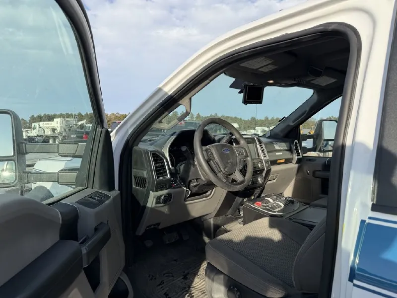 2017 FORD 4X4 F450 PL CUSTOM