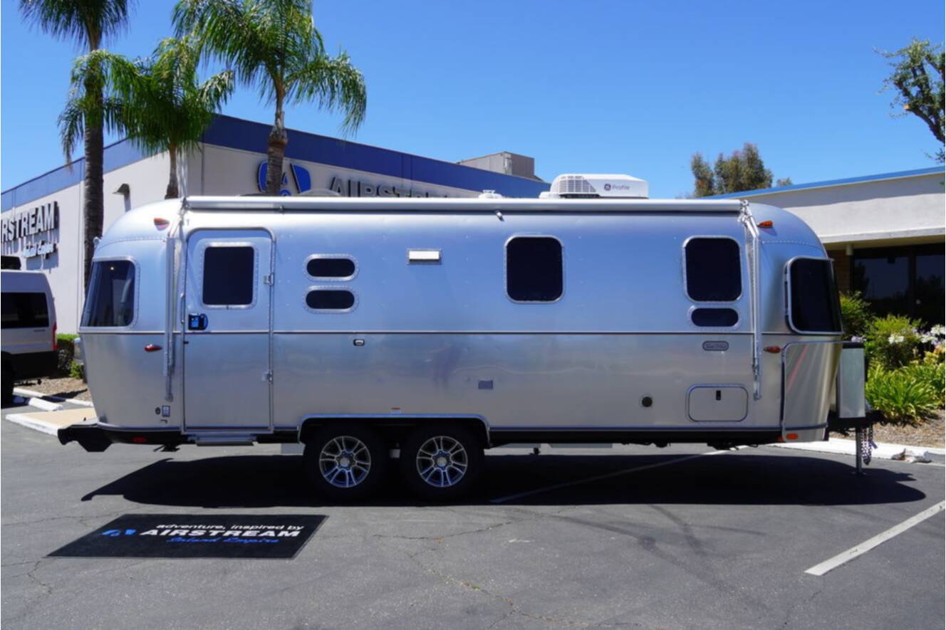 A photo of this 2026 Airstream Trade Wind 25FBQ Hatch