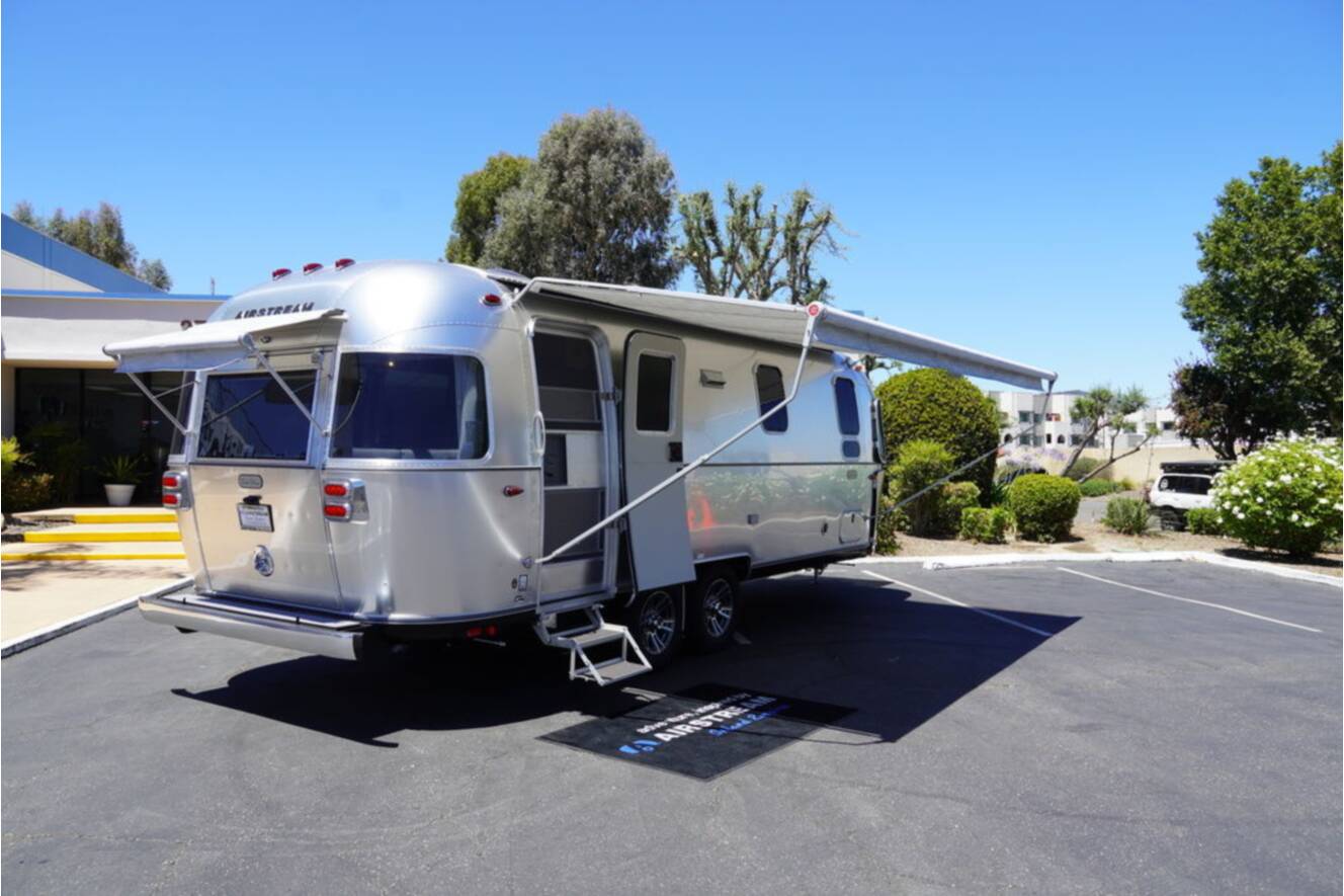 A photo of this 2026 Airstream Trade Wind 25FBQ Hatch