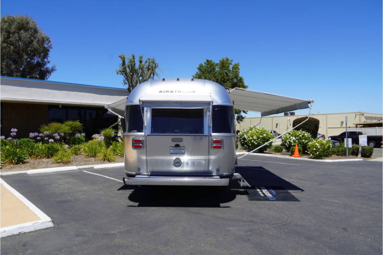 A photo of this 2026 Airstream Trade Wind 25FBQ Hatch