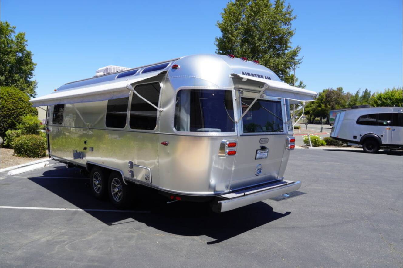 A photo of this 2026 Airstream Trade Wind 25FBQ Hatch