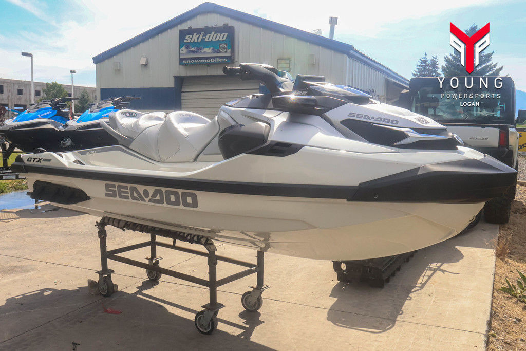 2026 Sea-Doo GTX Limited 325 White Pearl Premium LIMITED 325 in Logan, UT