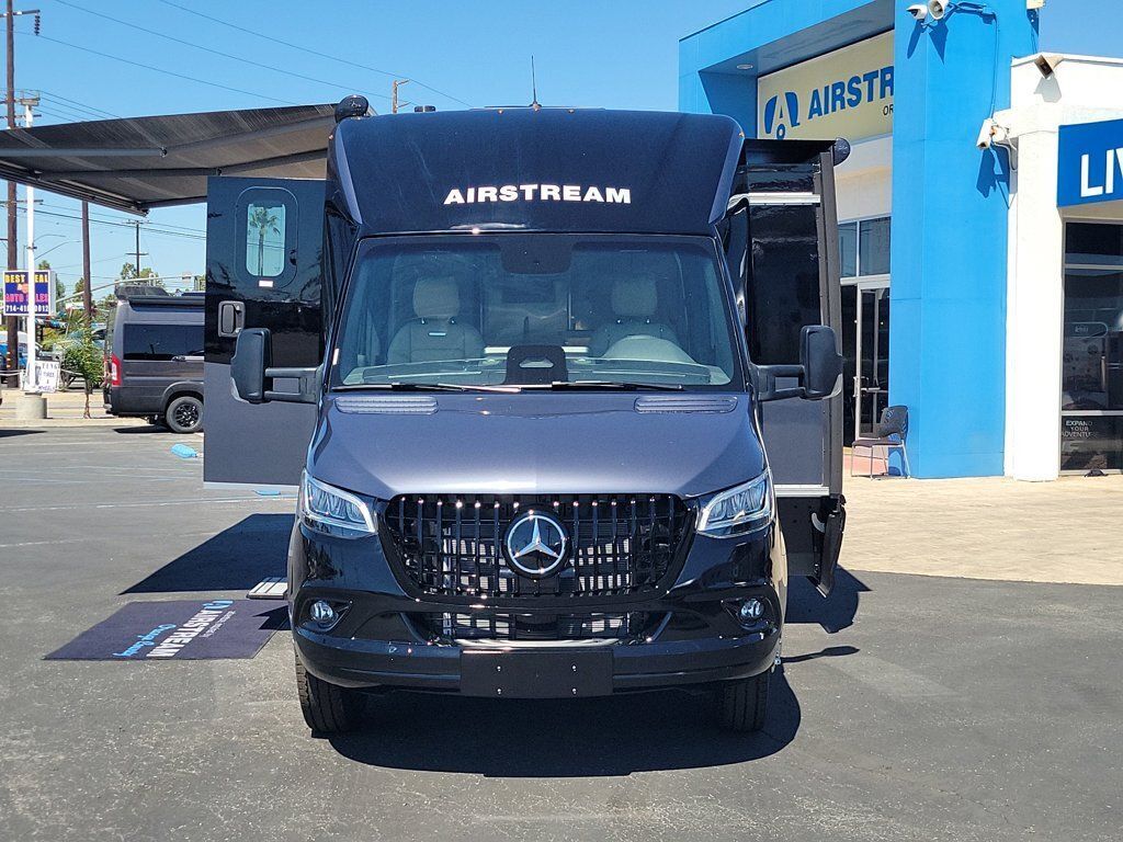 2026 Airstream Atlas Murphy Suite in midway city CA