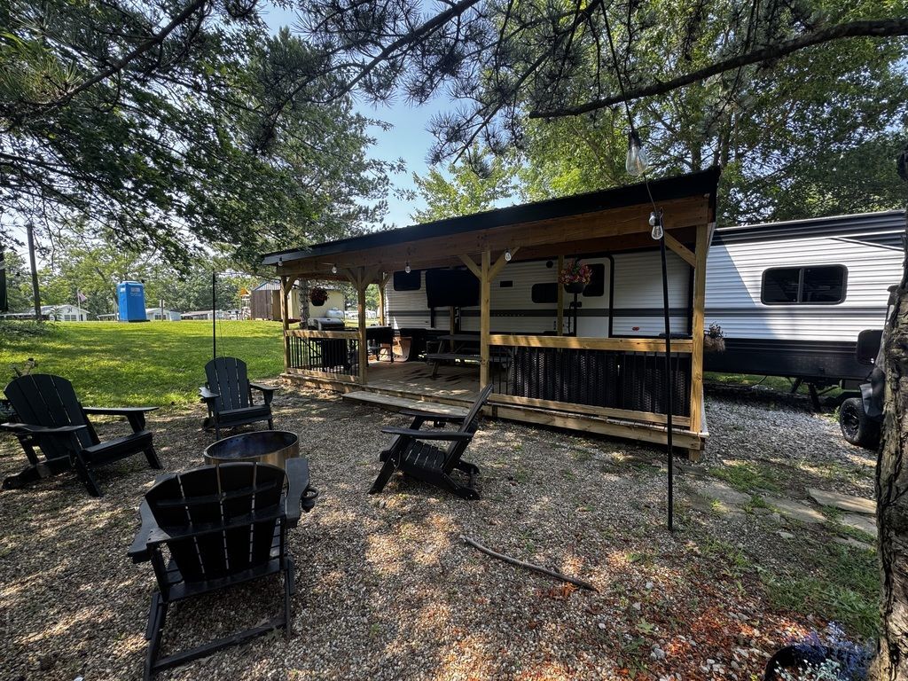 2023 Keystone Rv Hideout 32LBH in new london OH