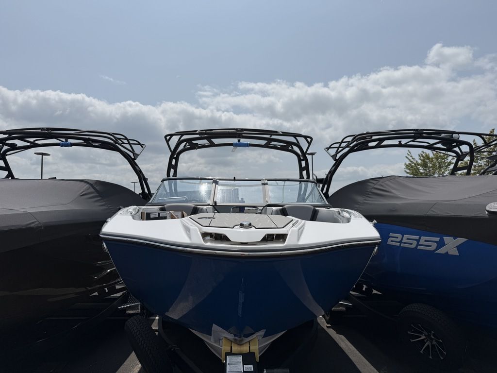 2026 Yamaha Boats 255XE in rochester MN