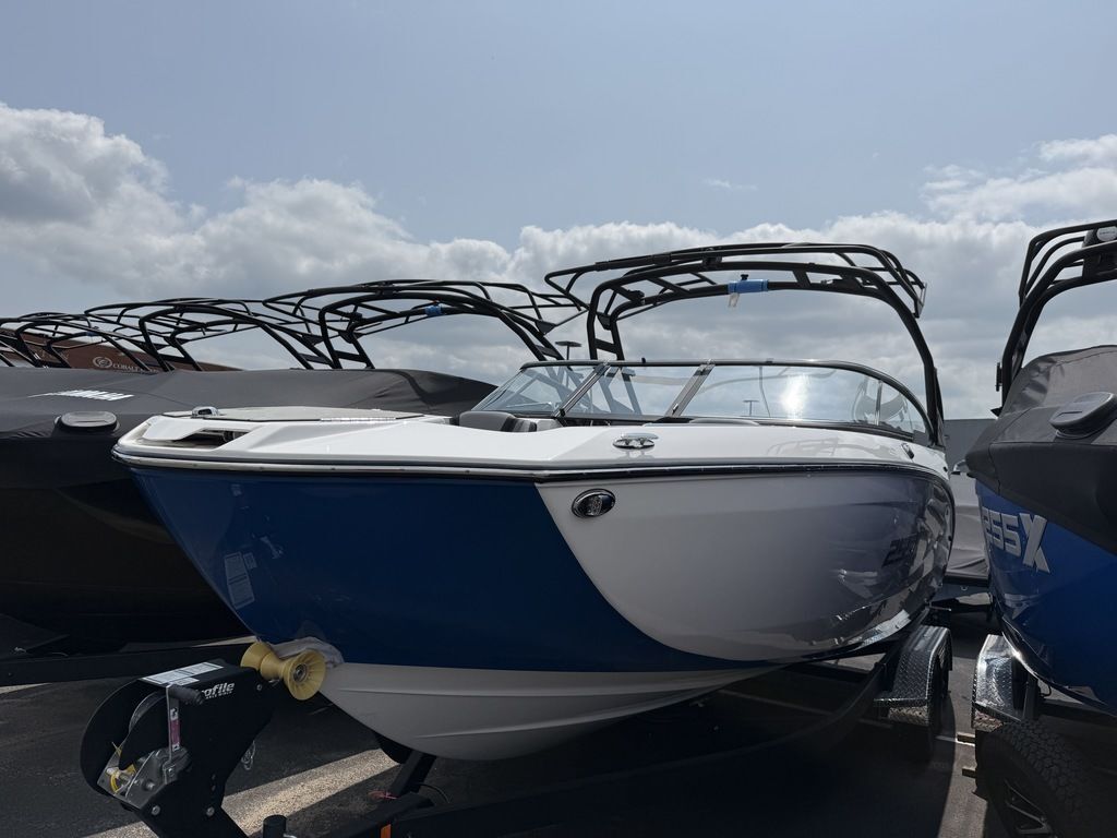 2026 Yamaha Boats 255XE in rochester MN