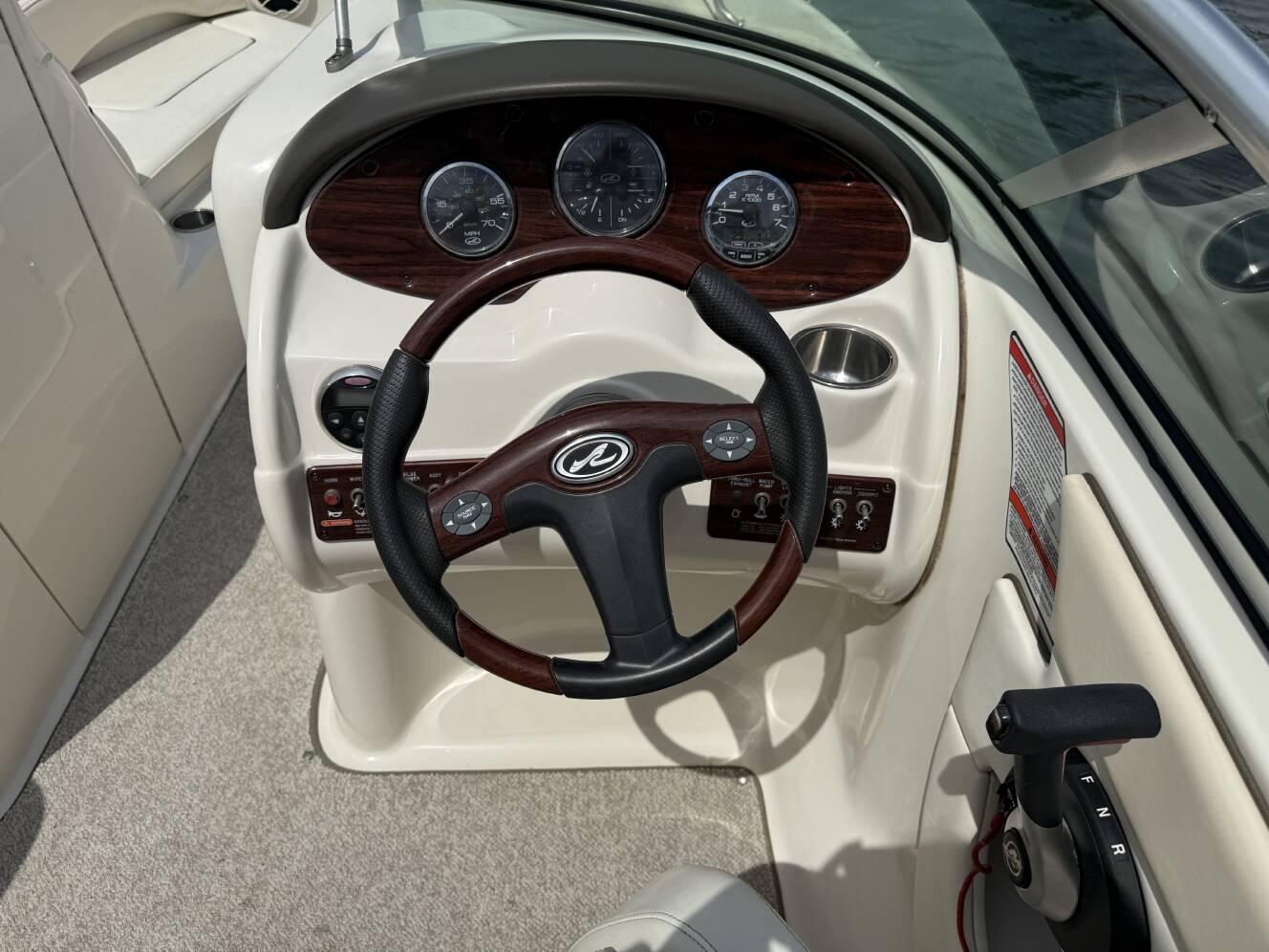 A photo of this 2008 Sea Ray 200 Sundeck®