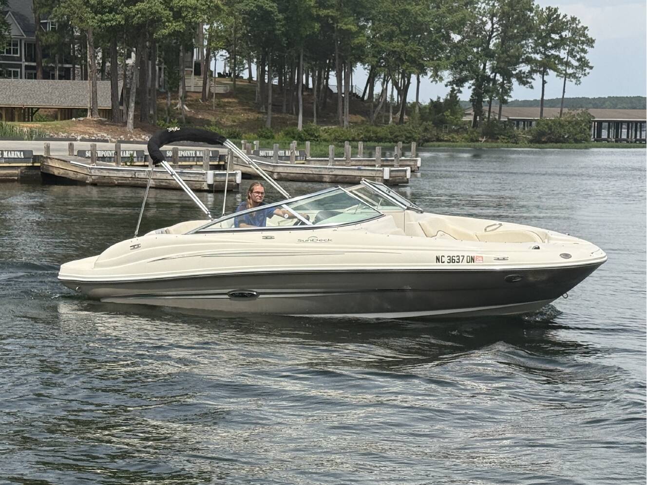 A photo of this 2008 Sea Ray 200 Sundeck®