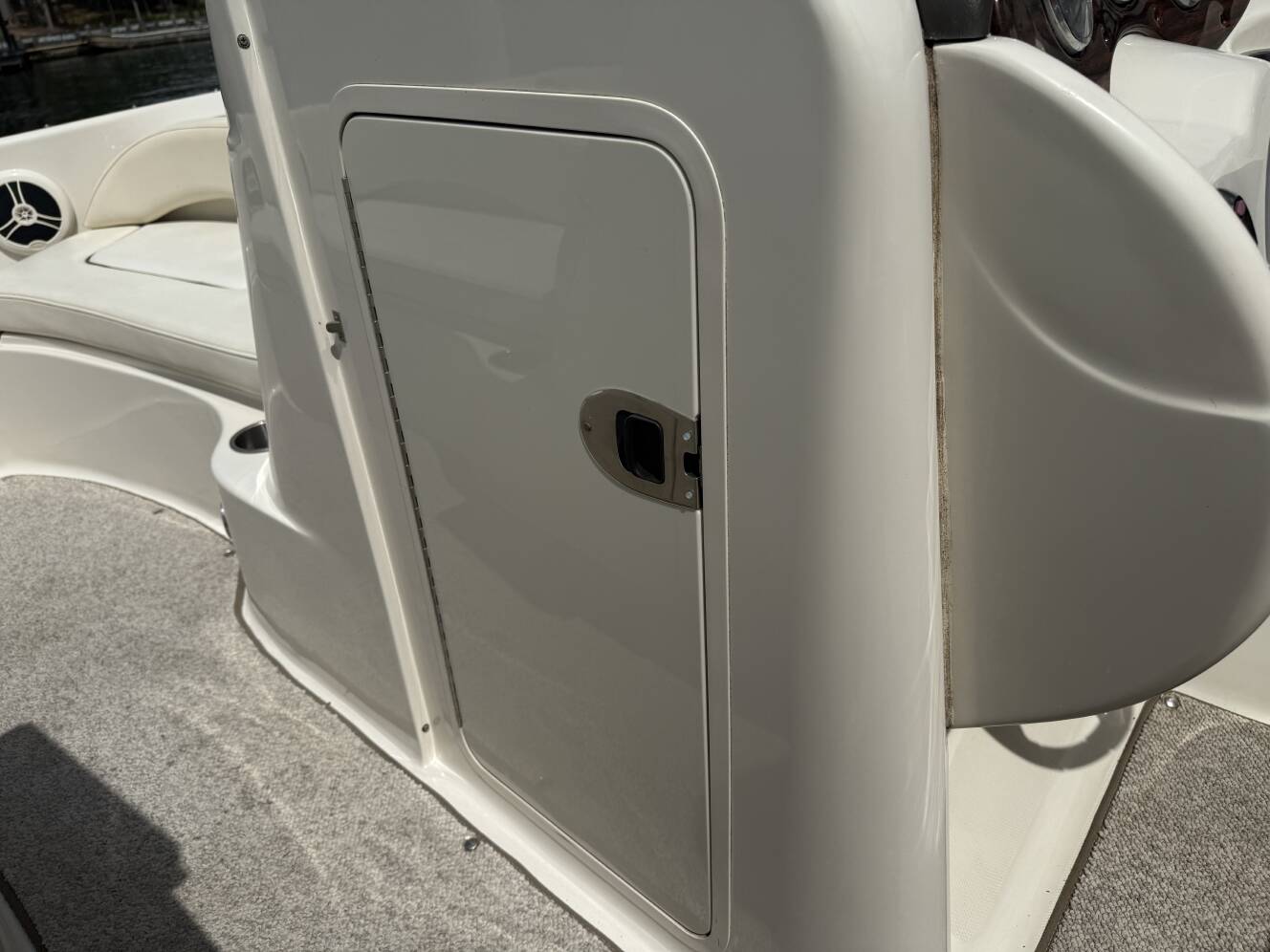 A photo of this 2008 Sea Ray 200 Sundeck®
