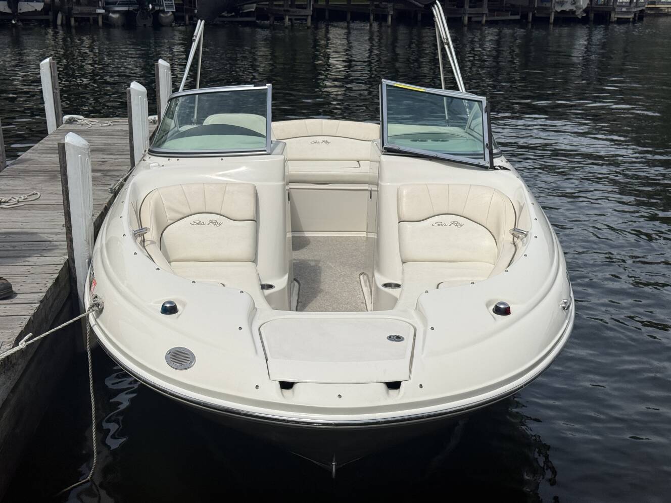 A photo of this 2008 Sea Ray 200 Sundeck®