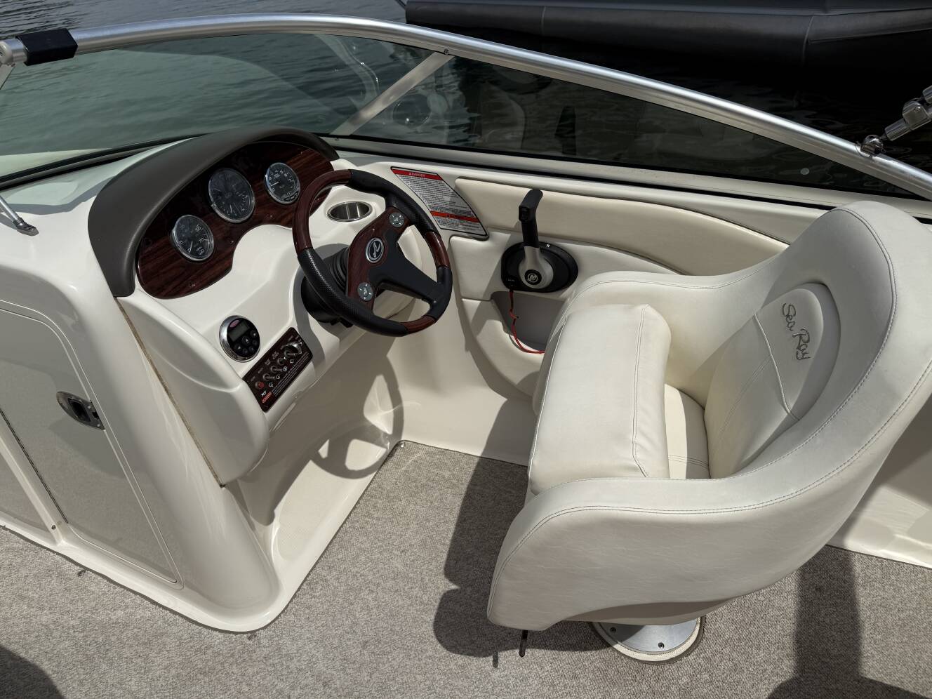 A photo of this 2008 Sea Ray 200 Sundeck®