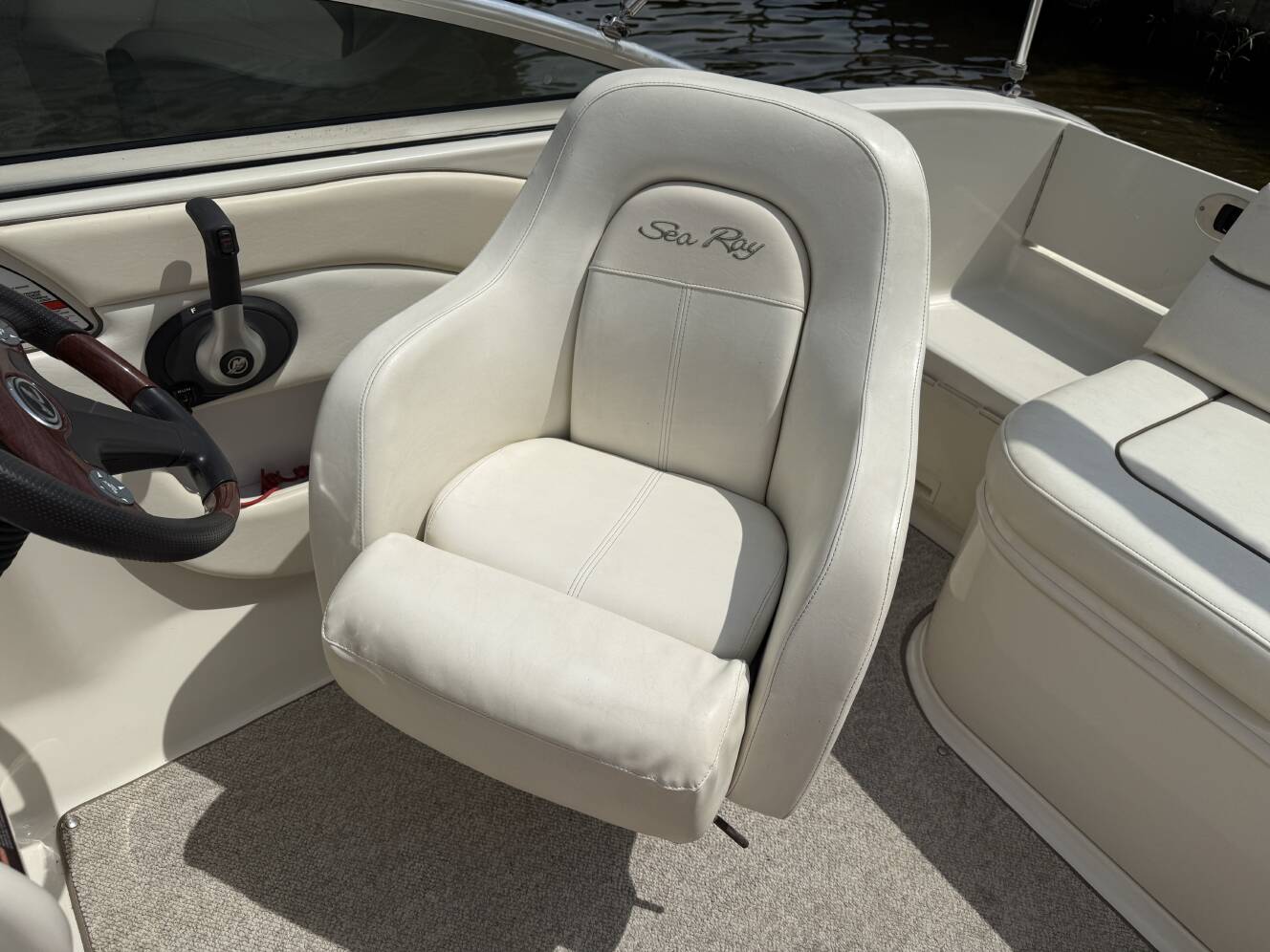 A photo of this 2008 Sea Ray 200 Sundeck®