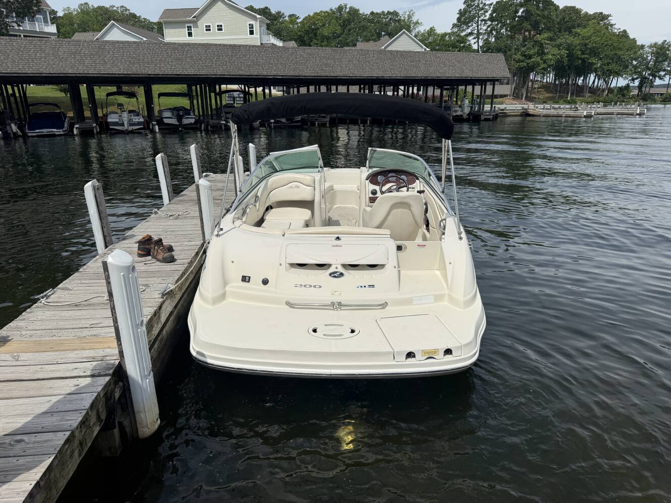 A photo of this 2008 Sea Ray 200 Sundeck®