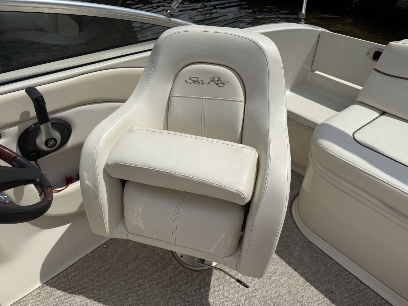 A photo of this 2008 Sea Ray 200 Sundeck®
