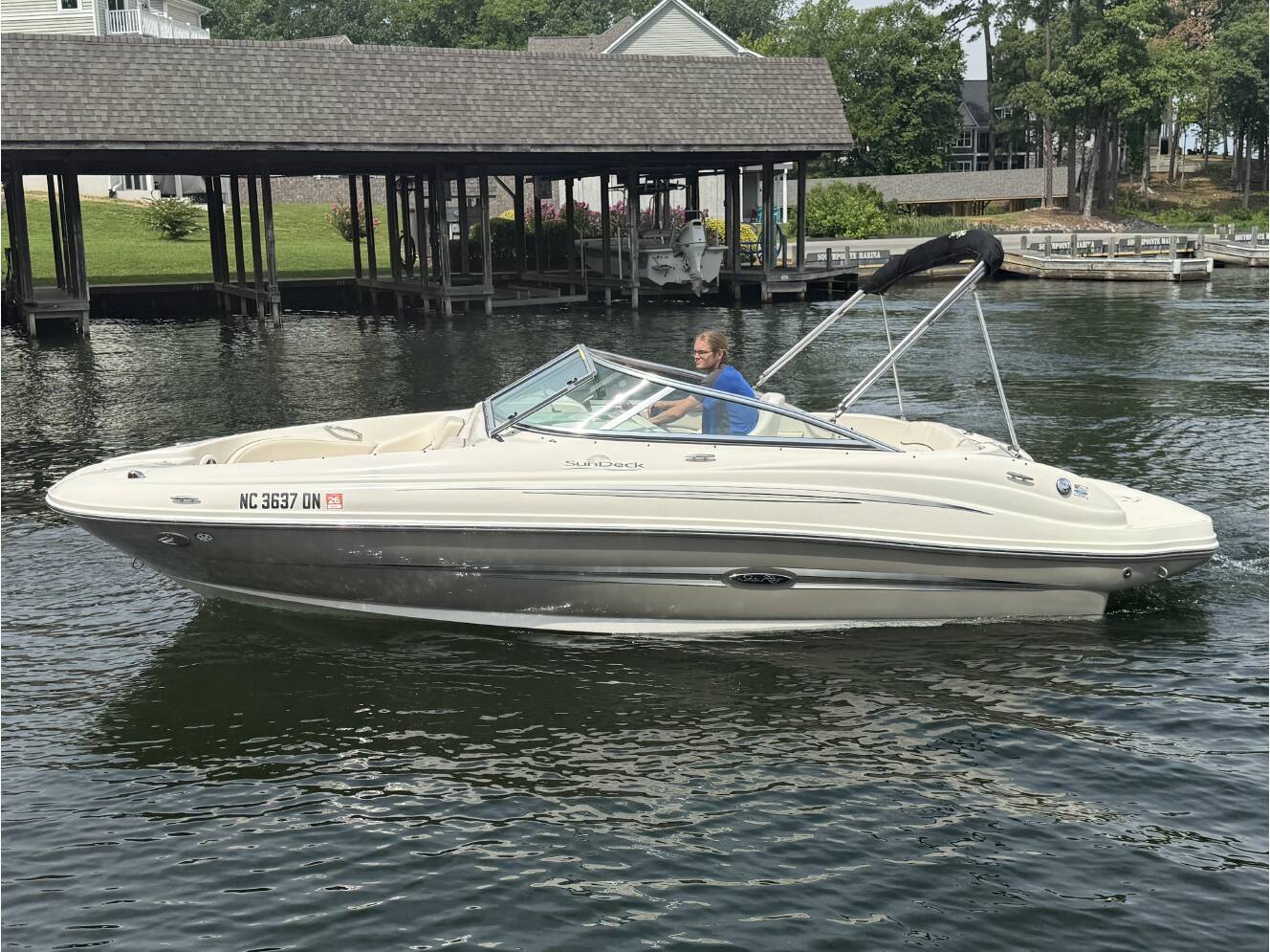 A photo of this 2008 Sea Ray 200 Sundeck®