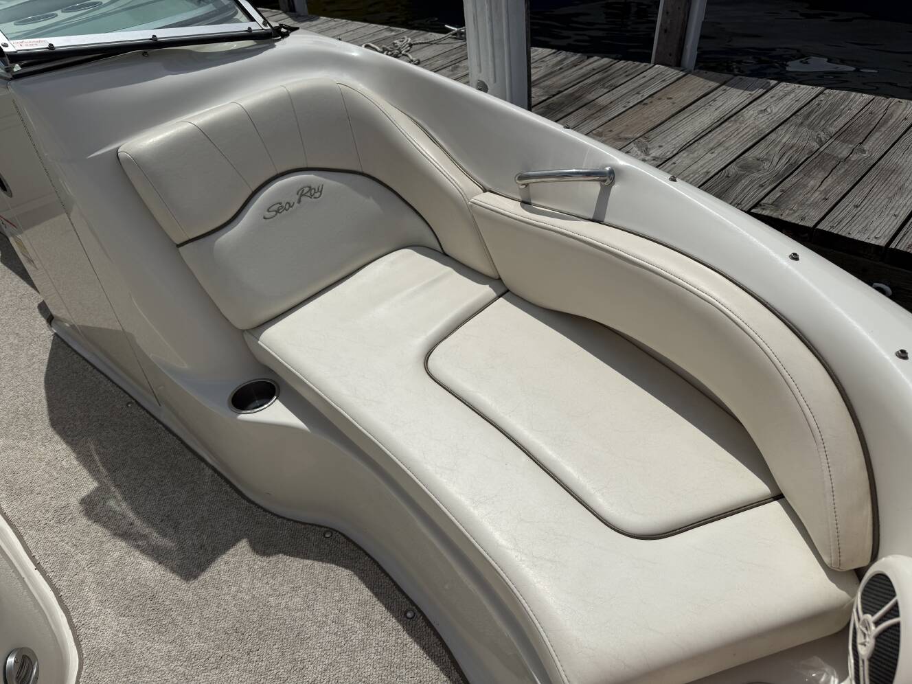 A photo of this 2008 Sea Ray 200 Sundeck®