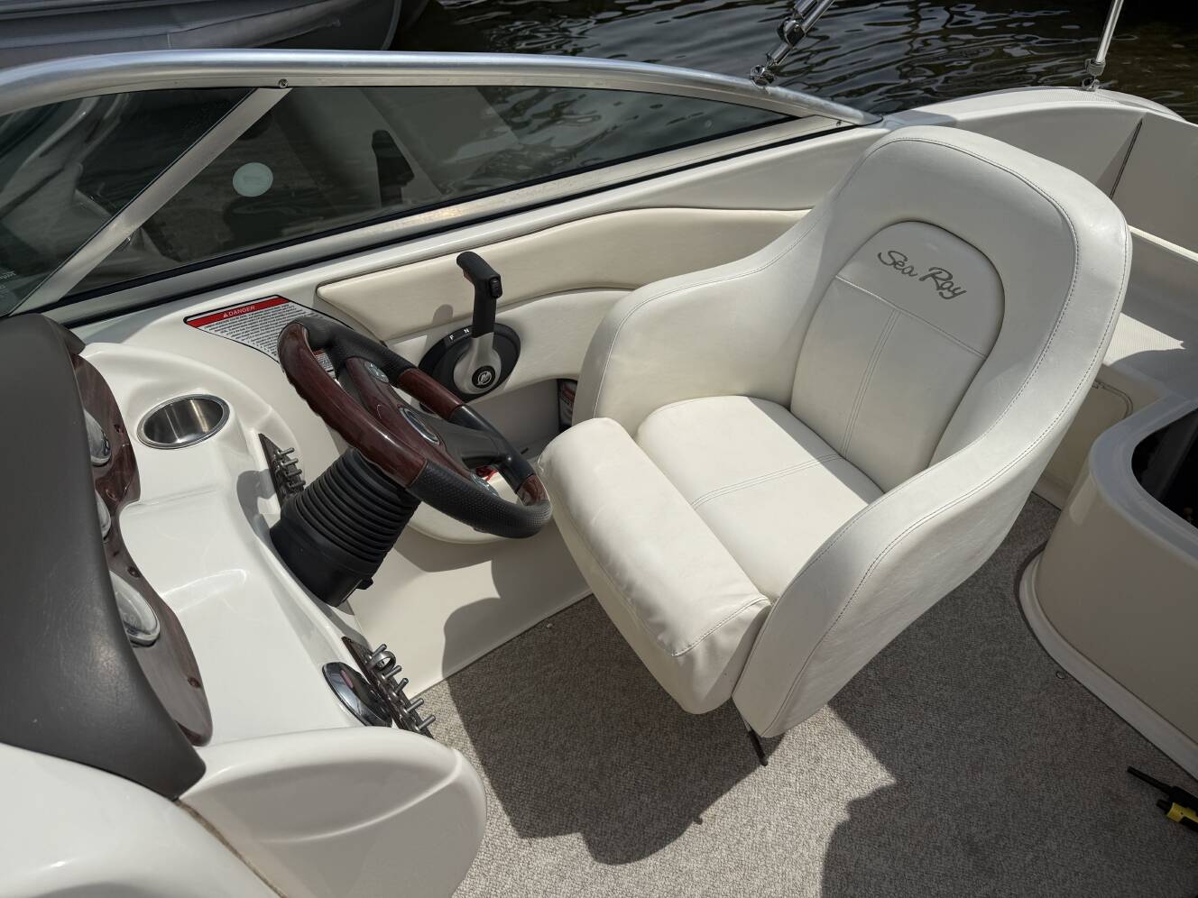 A photo of this 2008 Sea Ray 200 Sundeck®