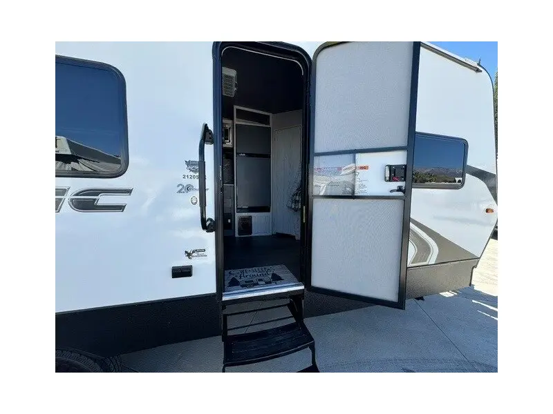 2024 ECLIPSE RECREATIONAL VEHICLES ICONIC 2120SBE