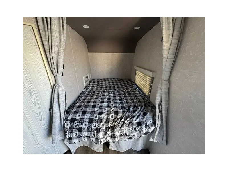 2024 ECLIPSE RECREATIONAL VEHICLES ICONIC 2120SBE