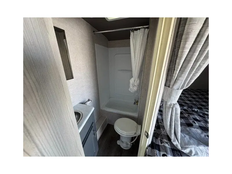 2024 ECLIPSE RECREATIONAL VEHICLES ICONIC 2120SBE
