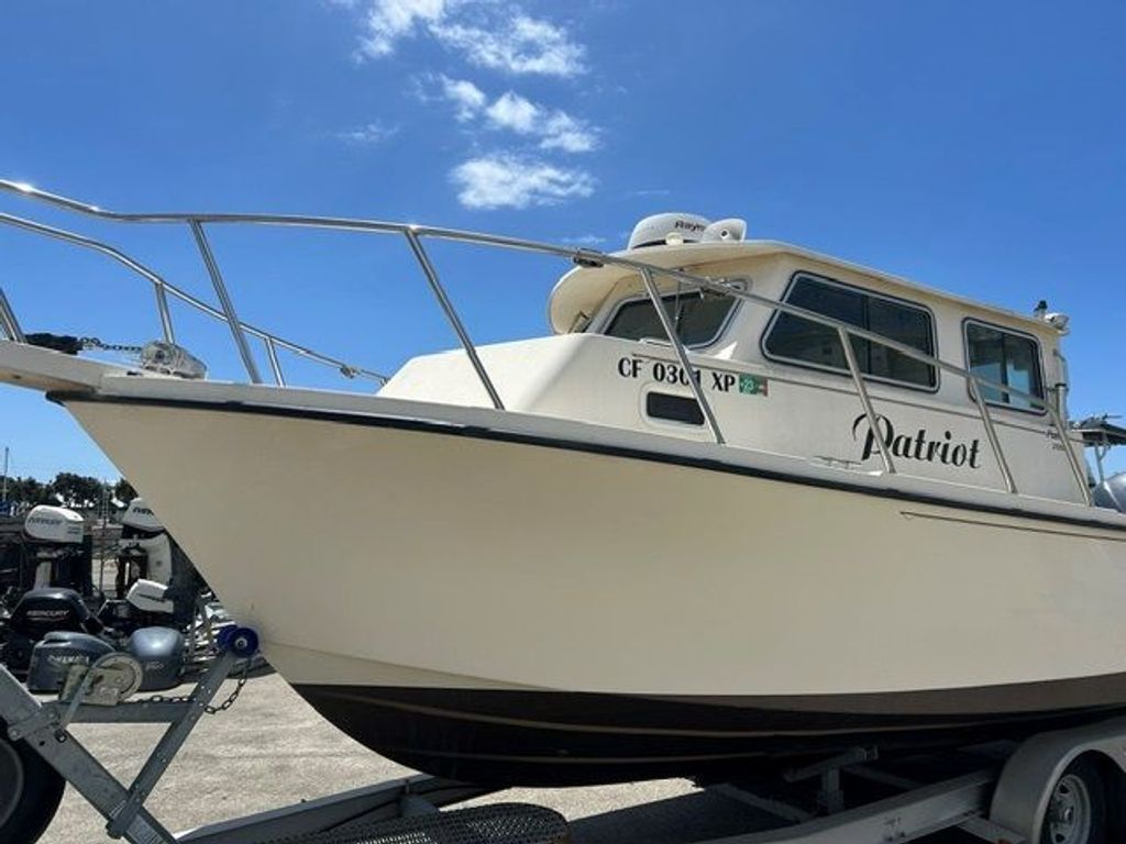 2008 Parker 2530 Extended Cabin in oakland CA