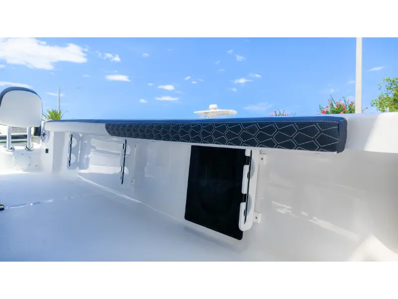 2027 Tidewater 2300 Carolina Bay