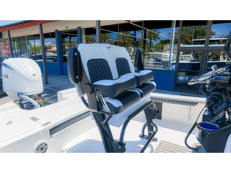 2027 Tidewater 2300 Carolina Bay