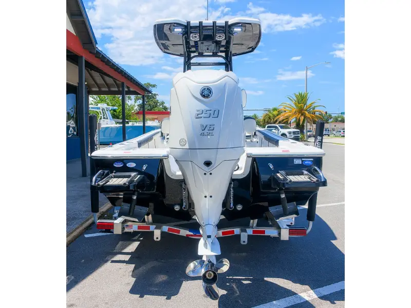 2027 Tidewater 2300 Carolina Bay