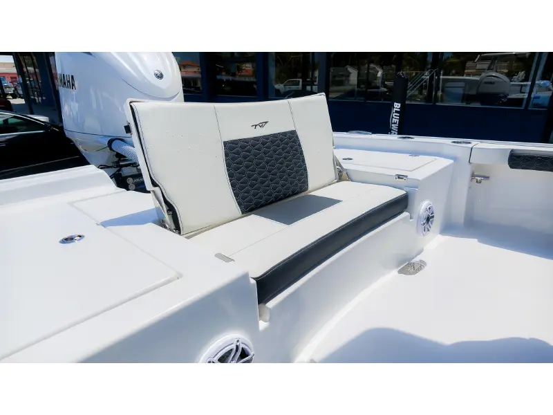 2027 Tidewater 2300 Carolina Bay