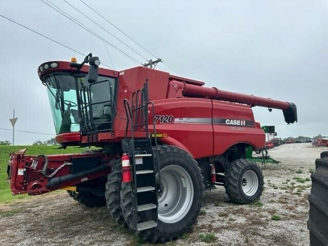 2010 CASE IH 7120 in Geneva, NE