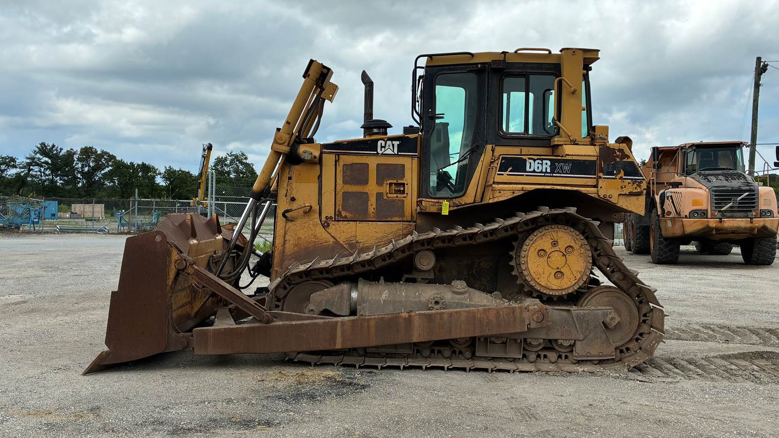 2004 Caterpillar D6R-XW-II in Crofton, MD