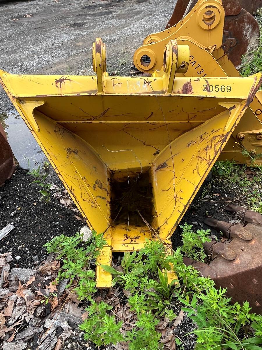 Emaq EMAQ-V shaped dig Bucket in Crofton, MD