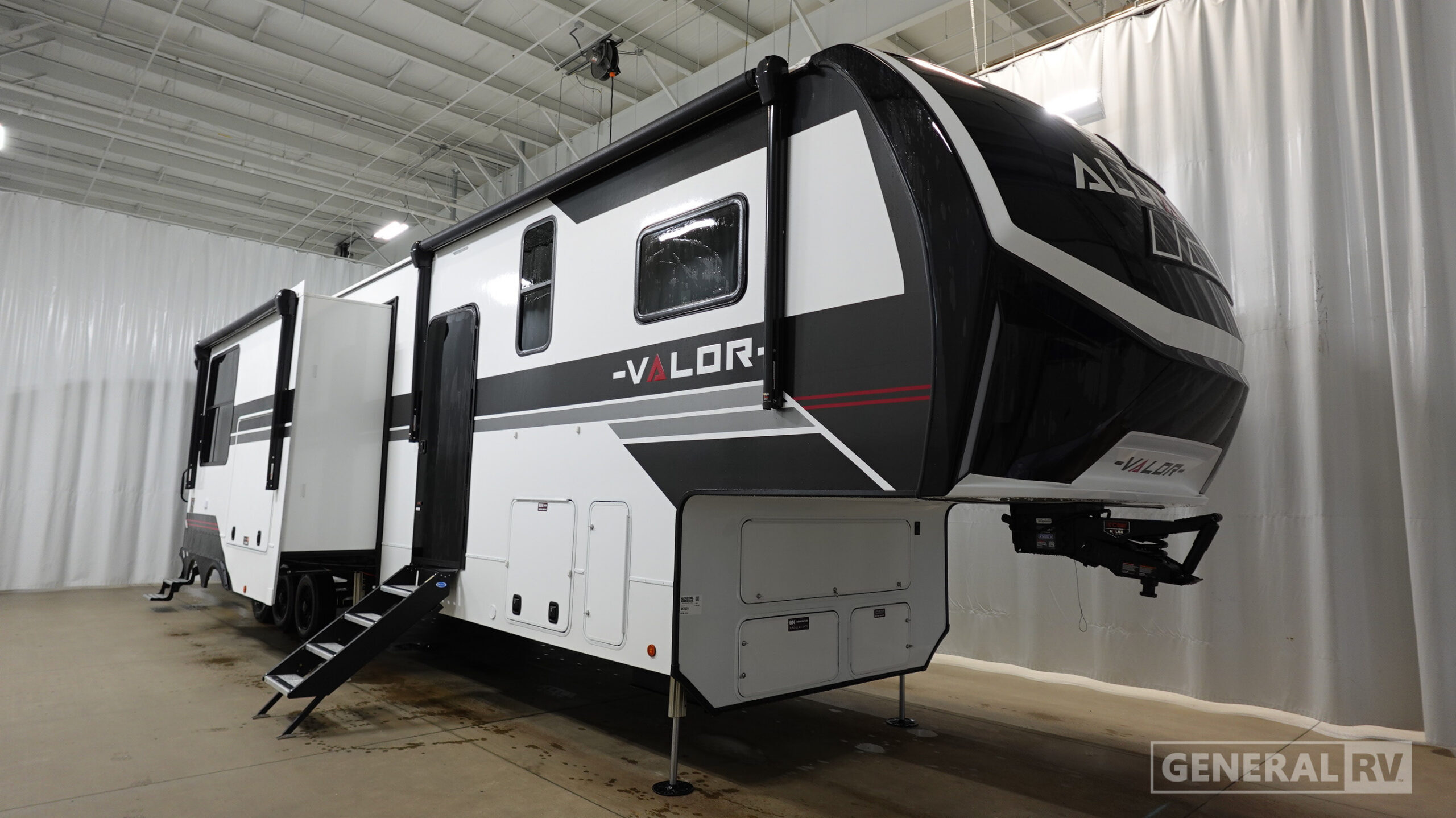 pt141 valor New Alliance RV 41V13 Toy Hauler Fifth Wheel for Sale | Review Rate Compare Floorplans New or Used Alliance Valor
