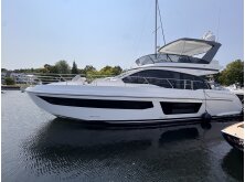 4 Versatile Flybridge Boats Under 40 Feet image
