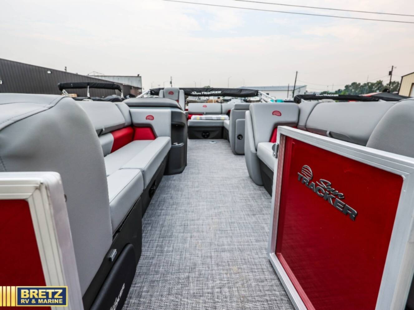 A photo of this 2026 Sun Tracker Party Barge 20 DLX
