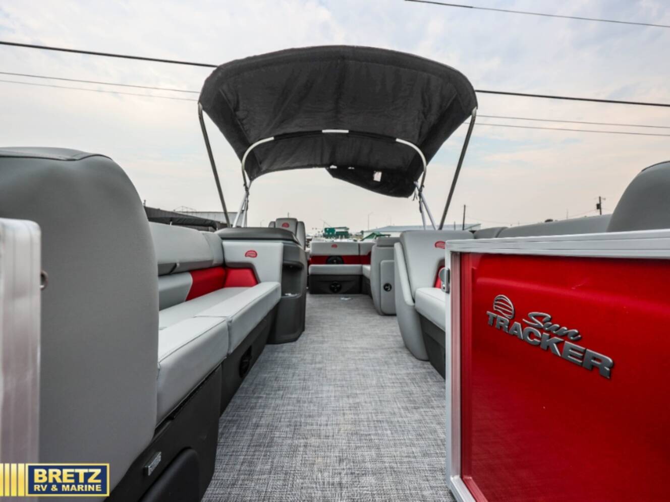 A photo of this 2026 Sun Tracker Party Barge 20 DLX