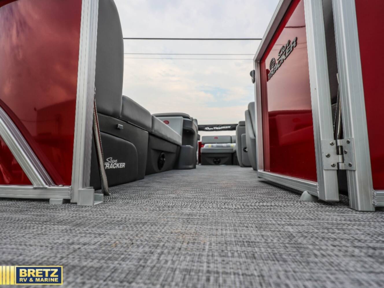 A photo of this 2026 Sun Tracker Party Barge 20 DLX